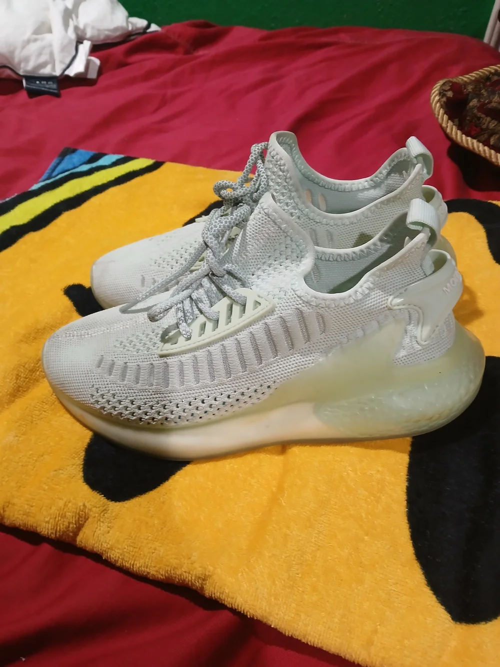 Men's Breathable Knit Athletic Sneakers in Light Mint